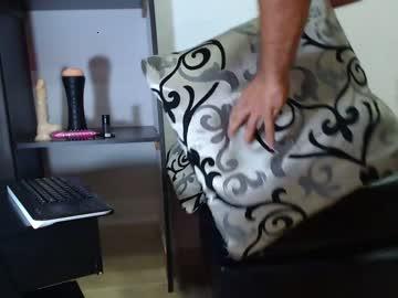 byron_tronks17 chaturbate