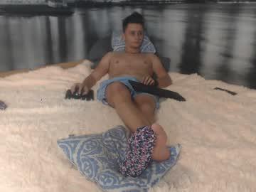 fitboy2feet chaturbate