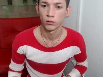 thomascollins18 chaturbate